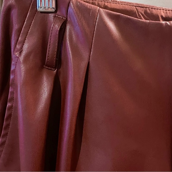 WHO WHAT WEAR ~ High-Rise Belted Pleated Faux Leather Pants ~Fired Brick ~Size 4 - Picture 7 of 9